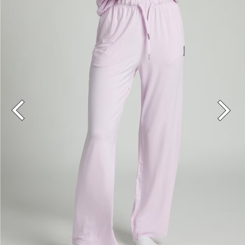 Comfrt Women's Light Pink Lounge Pants
